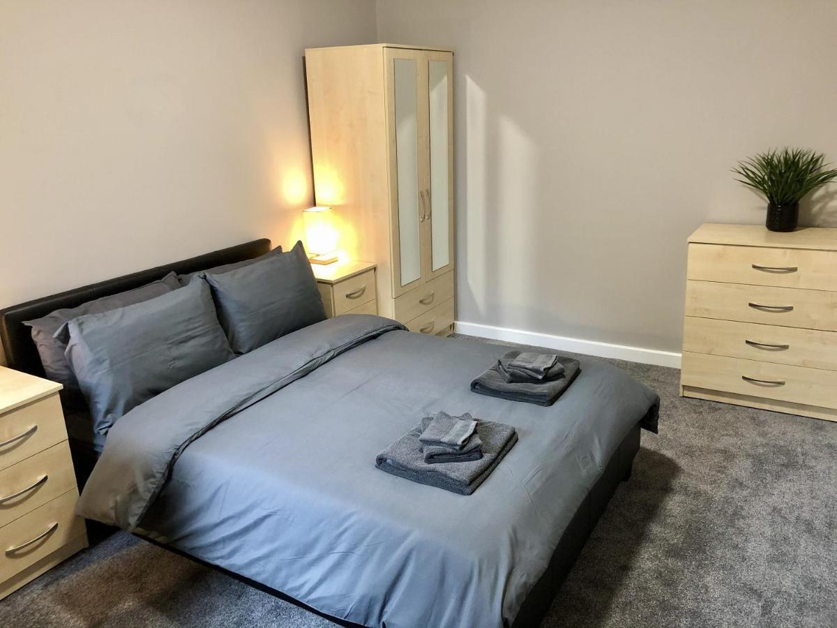 Villa Executive Or Large Family 5-Bed House - Hosted By Hutch Lifestyle à Coventry Extérieur photo